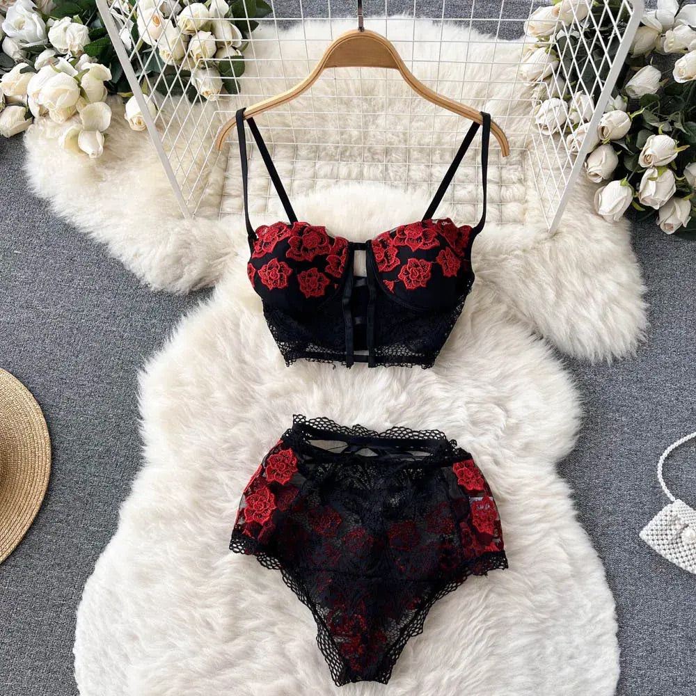 QUEEN OF ROSES LINGERIE SET